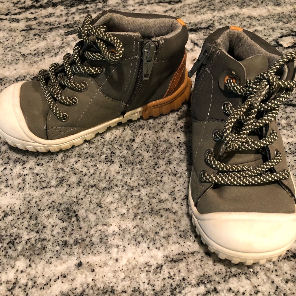 Boys size 8 shoes